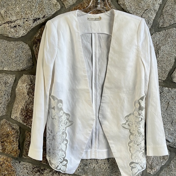 Alice + Olivia Jenice Lace Inset Blazer - Picture 3 of 14